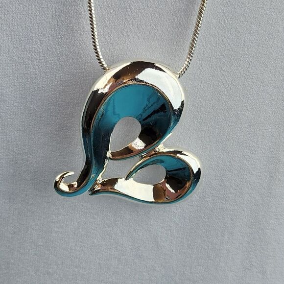 🔹️NWT Napier Silver Plated Heart Pendant Necklace - Picture 6 of 7